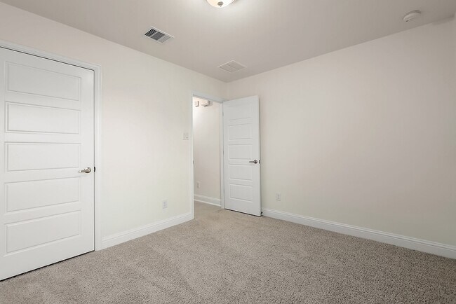 Building Photo - 13221 Lago Acero