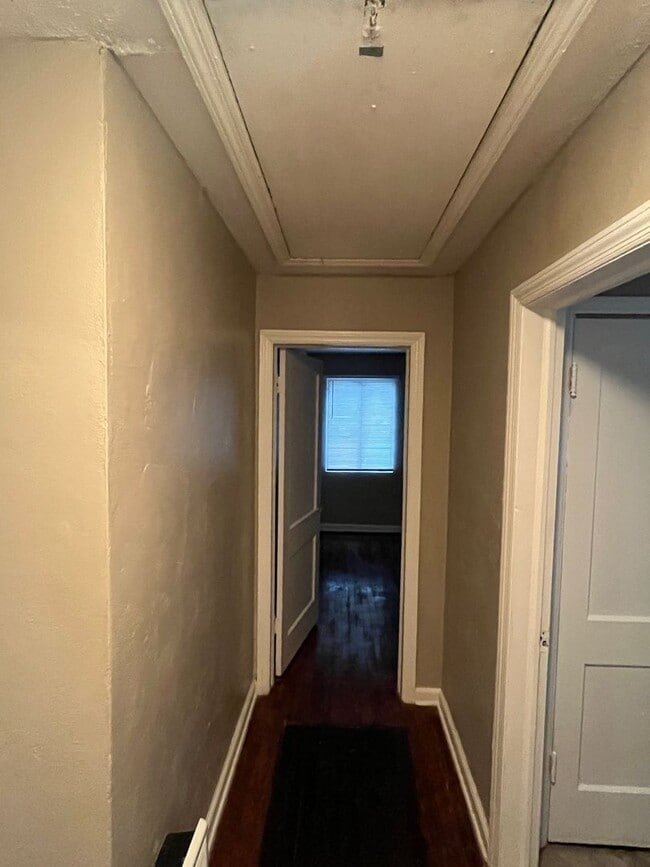 Building Photo - 922 Harbison Dr