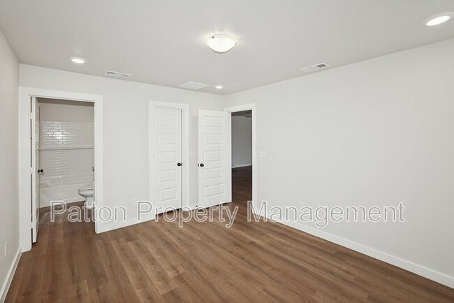 Building Photo - 6651 Athens St