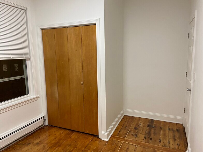 Building Photo - 259 Windsor St