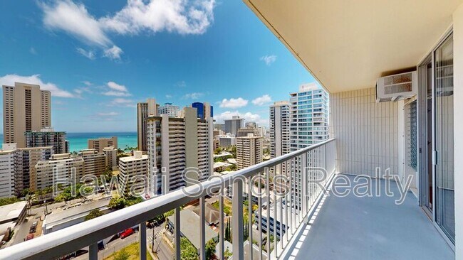 Building Photo - 2452 Tusitala St