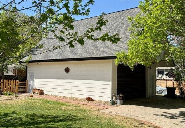 Building Photo - 3401 Fenton St