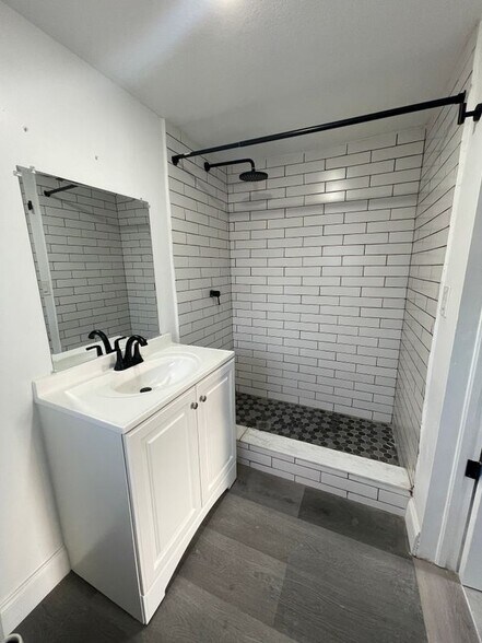 Building Photo - 3101 N 66th Ave