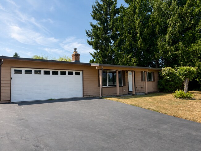 Building Photo - Updated 3BR Rambler | RV/Boat Parking | Gardener’s Backyard