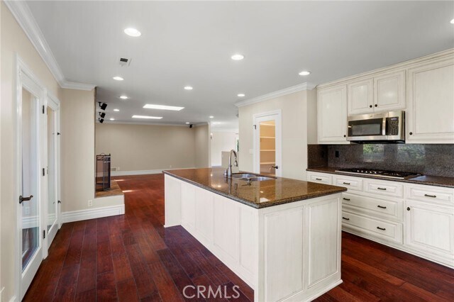 Building Photo - 1011 S Montezuma Way