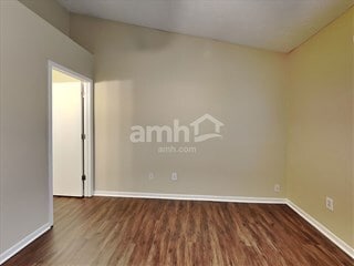 Building Photo - 1217 Walker Springs Dr