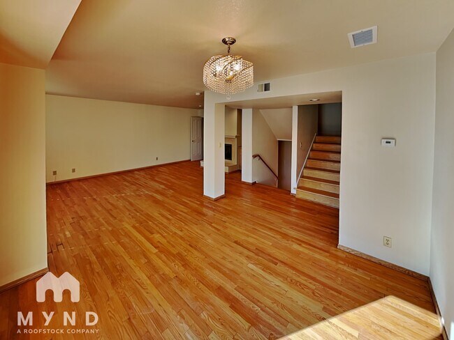Building Photo - 125 Rosa Flora Cir