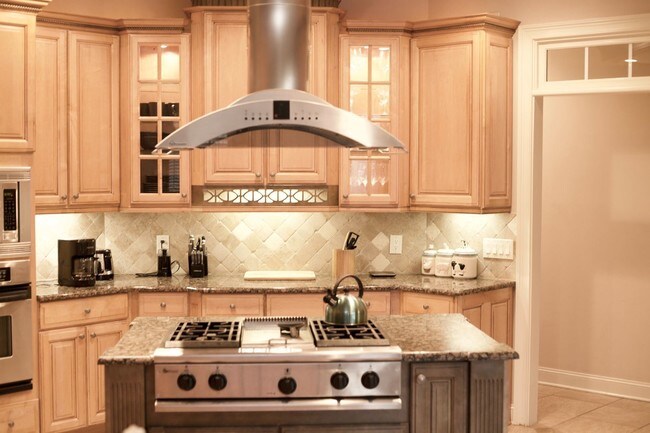 Building Photo - 4 br, 4 bath House - 106 Holbrook Drive