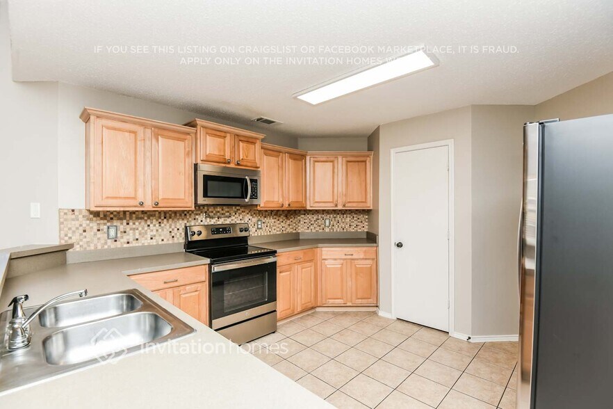 Building Photo - 9124 Friendswood Dr
