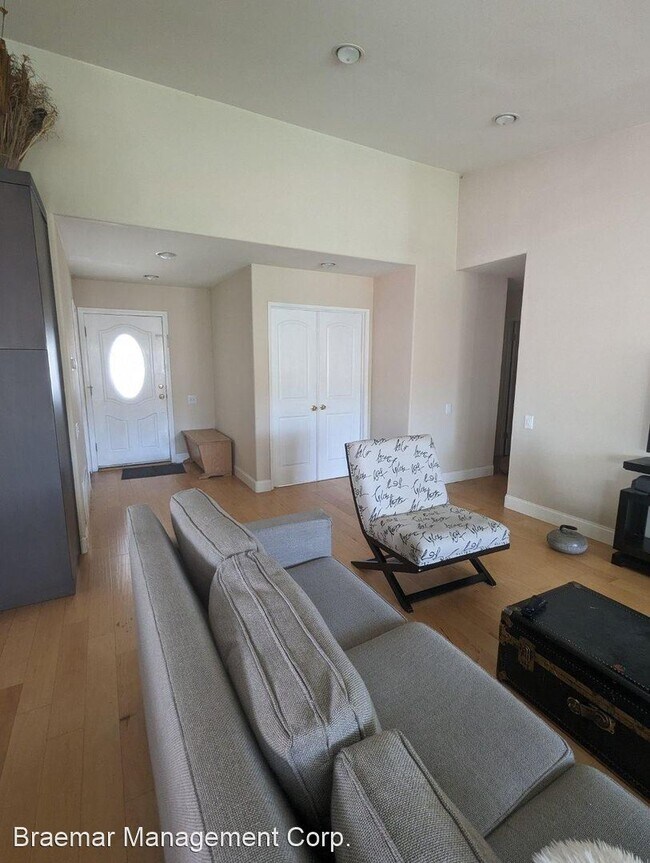 Building Photo - 3 br, 2 bath House - 3963 Greenwood Street