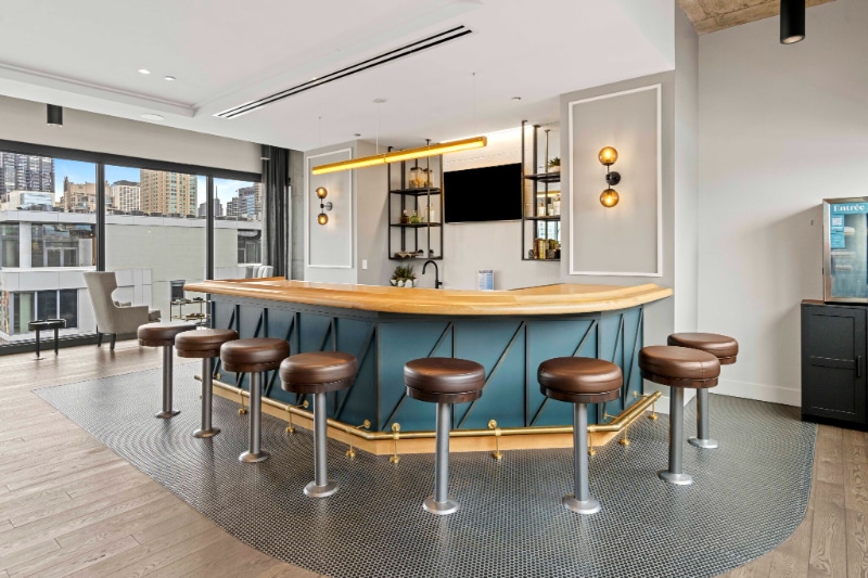 Building Photo - 172 W Huron St