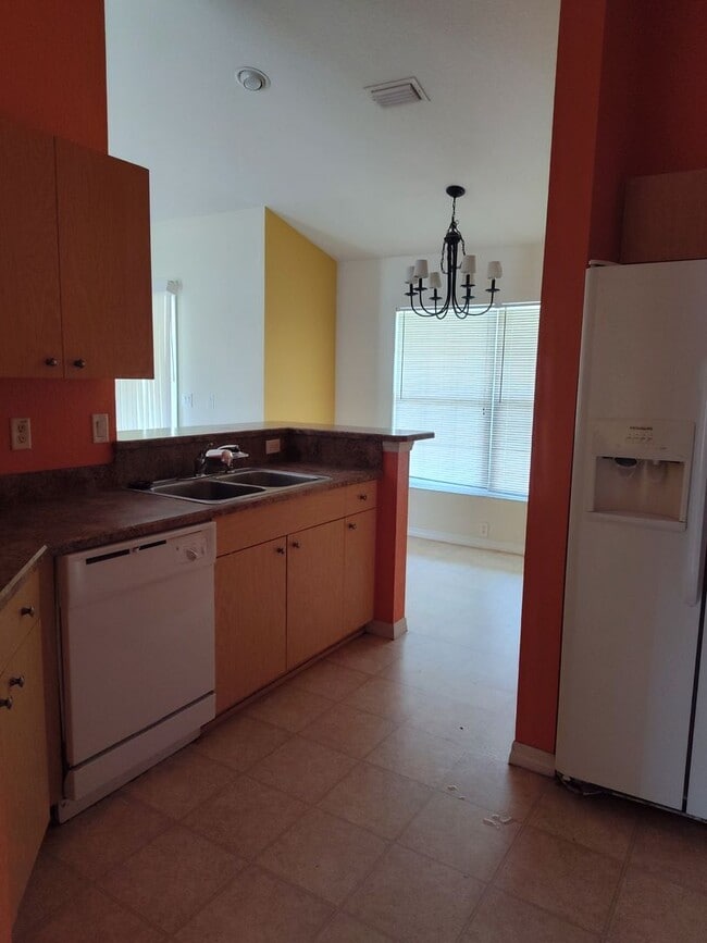 Building Photo - Inviting 3 Bedroom, 2 Bath Home in Desirab...
