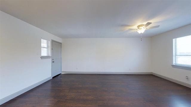 Building Photo - 404 E 9th St