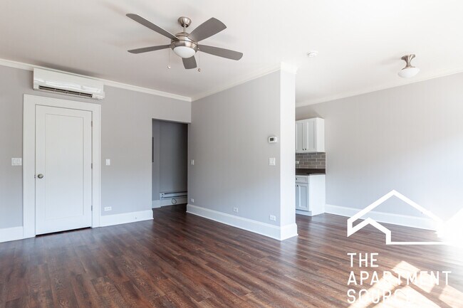 Building Photo - 817 W Lakeside Pl