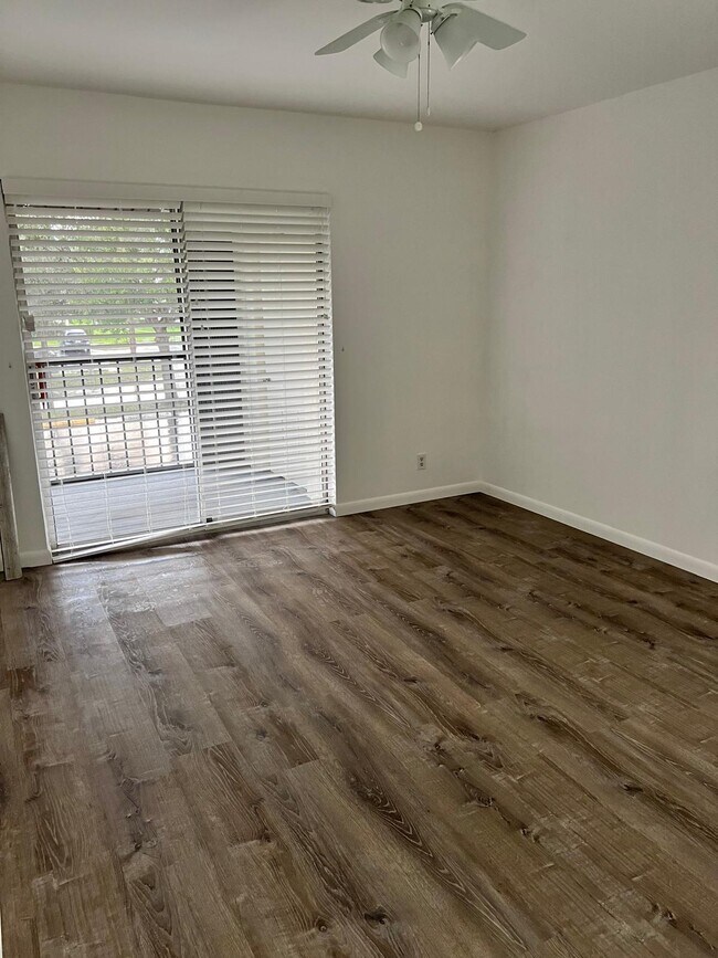 Building Photo - 6342 Chasewood Dr