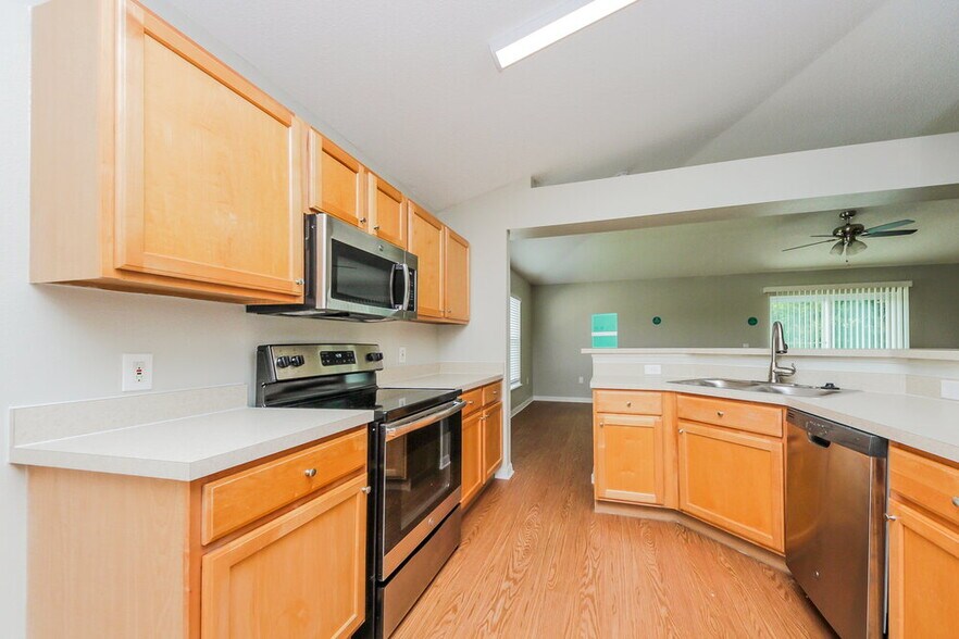 Building Photo - 3235 Hunters Chase Loop