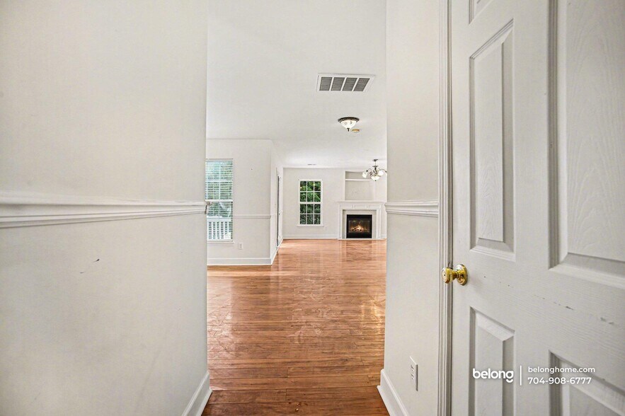 Building Photo - 3123 Glen Robin Ct