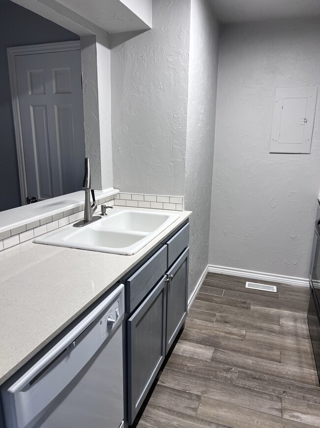 Building Photo - 2451 NW 38th St