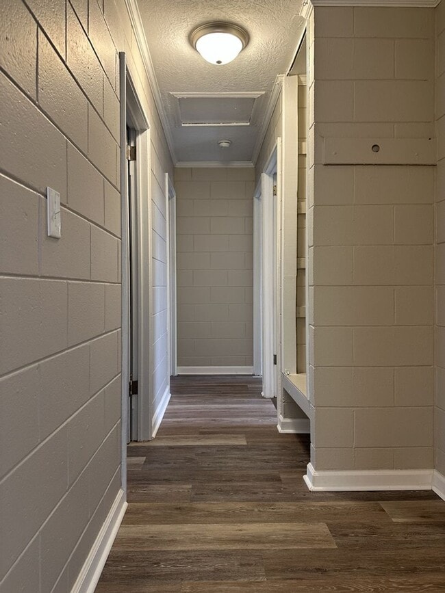 Building Photo - One Month's Free Rent! Charming 3 bedroom home available!  | Section 8 Accepted! |