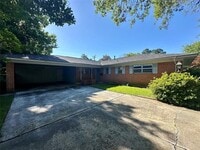 Building Photo - 2011 Audubon Pl