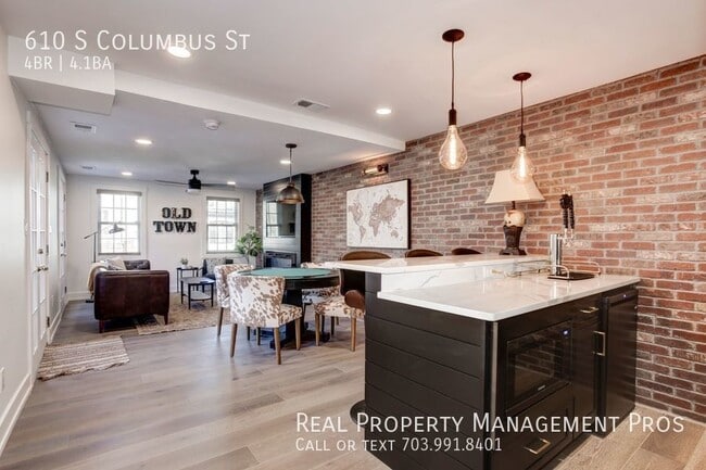 Building Photo - Stunning Corner Townhouse, Old Town Alexan...