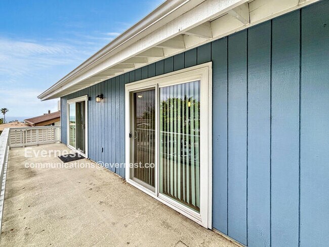 Building Photo - 33751 Alcazar Dr