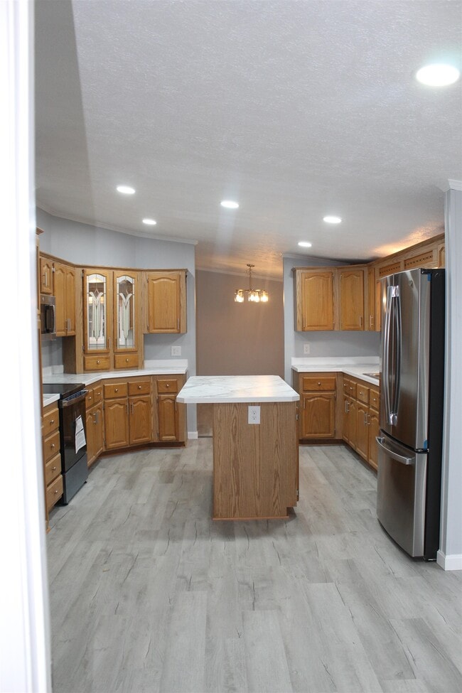 Building Photo - 6 Laura Ln