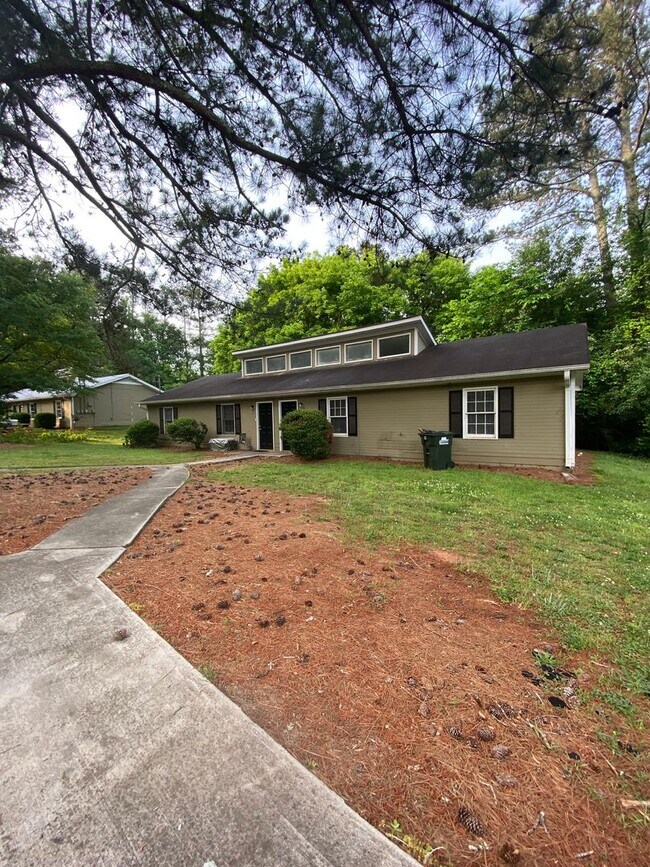Building Photo - 111 Loblolly Dr