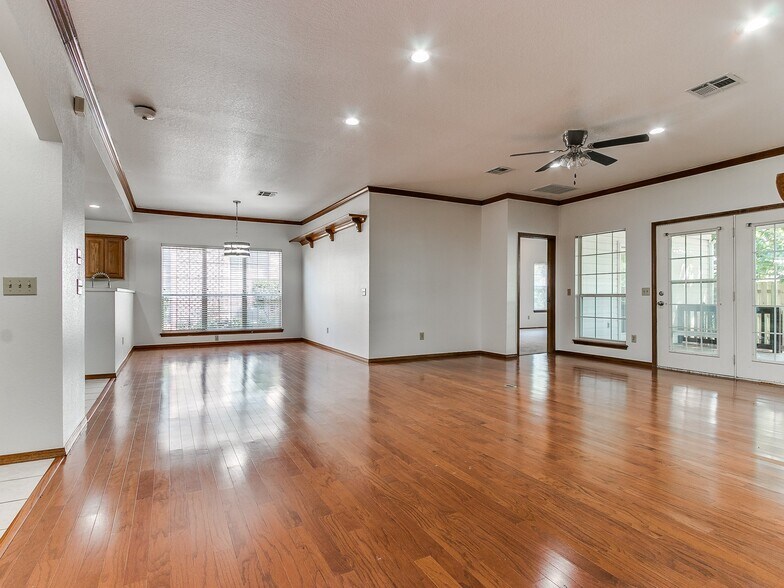 Building Photo - 6439 Masons Dr