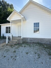 Building Photo - 144 Sarah Cir