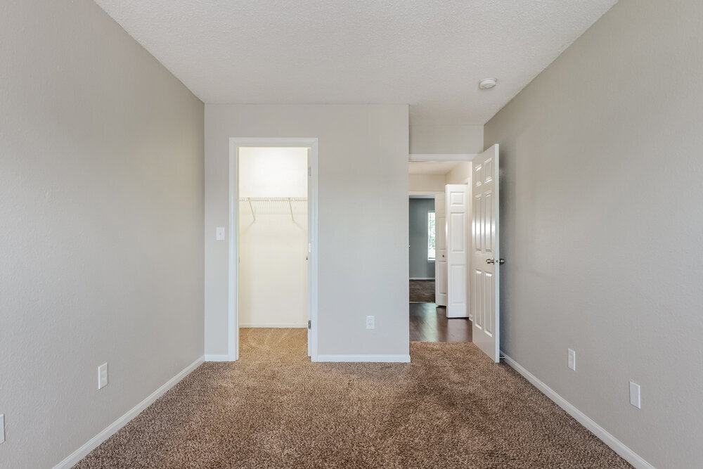 Building Photo - 707 Deer Trail Dr