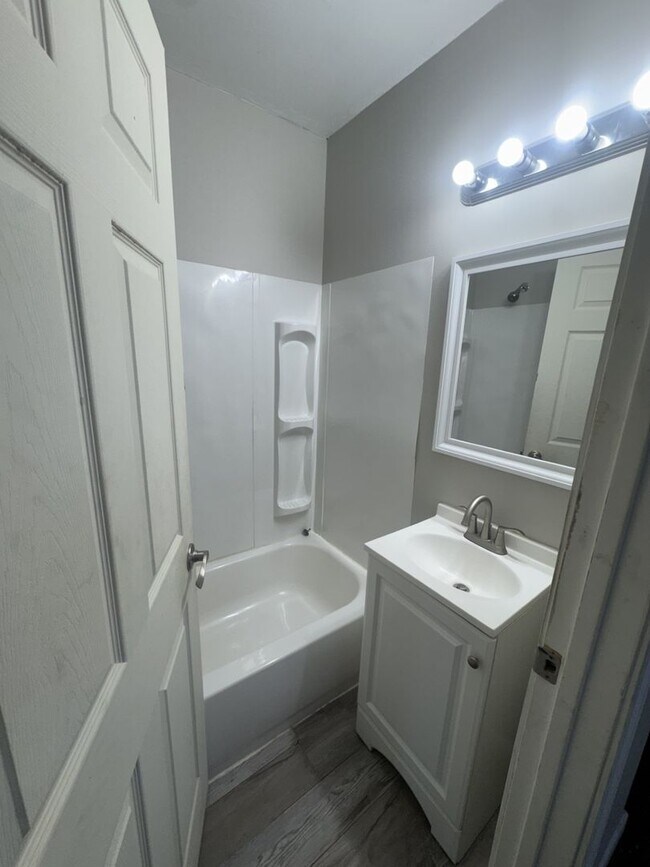 Building Photo - 263/265 S HEDGES ST