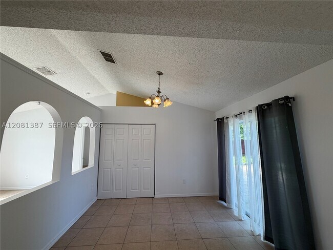 Building Photo - 2985 SW Fluvia St