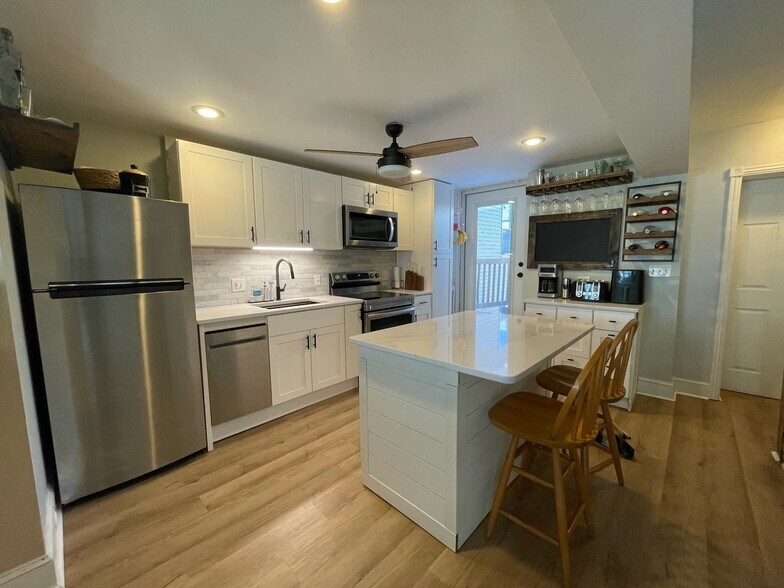 Primary Photo - 1158 S 13th St