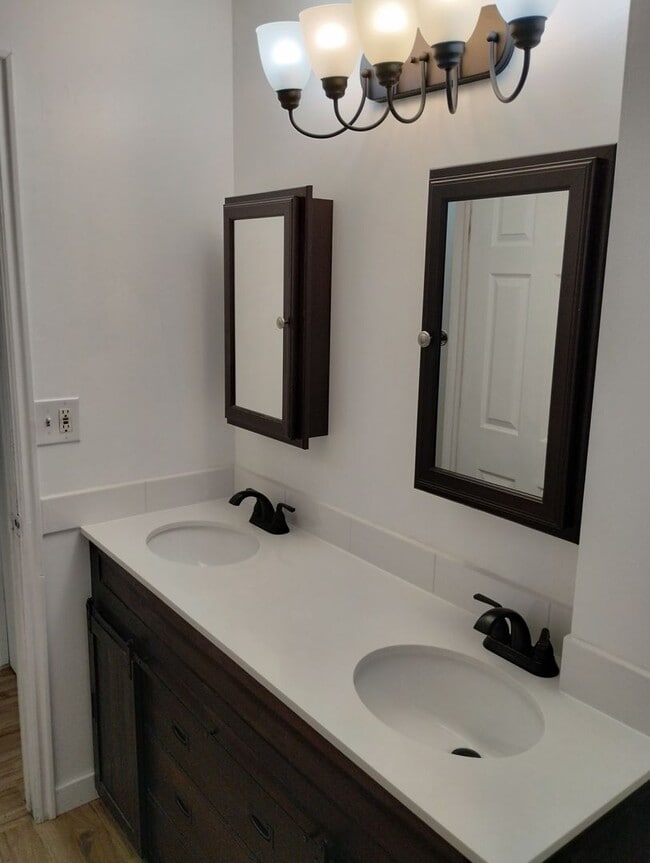 Building Photo - 3193 Meadowlark Dr