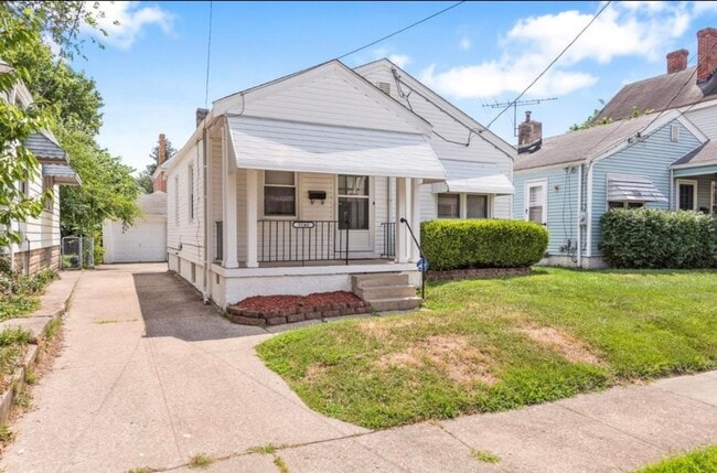 Building Photo - NORWOOD - 2 bed/1.5 bath with 1 car garage. Fenced yard