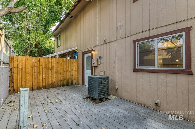 Building Photo - 2287 S Loyolla Ln