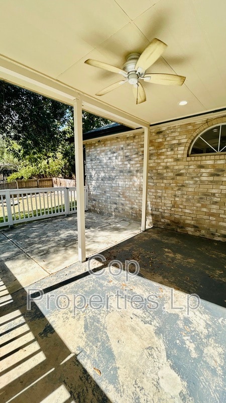 Building Photo - 6362 Parkland Oaks Dr