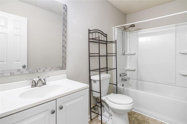 Building Photo - 1185 Oak Villas Ct NW
