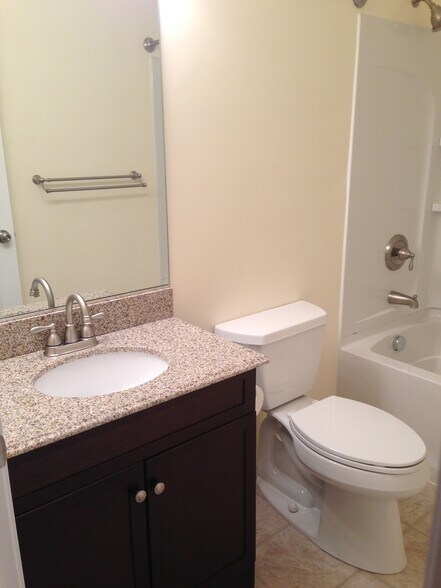 Main Bath2 - 503 Cortland Dr E