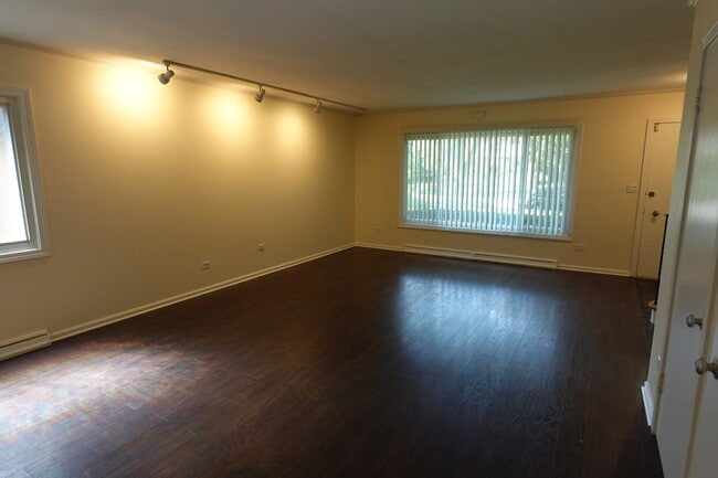 Building Photo - 419 Greenleaf Ave