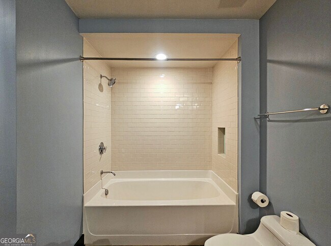 Building Photo - 4561 Olde Perimeter Way