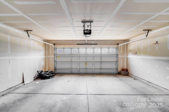 Building Photo - 3255 Winesap Dr