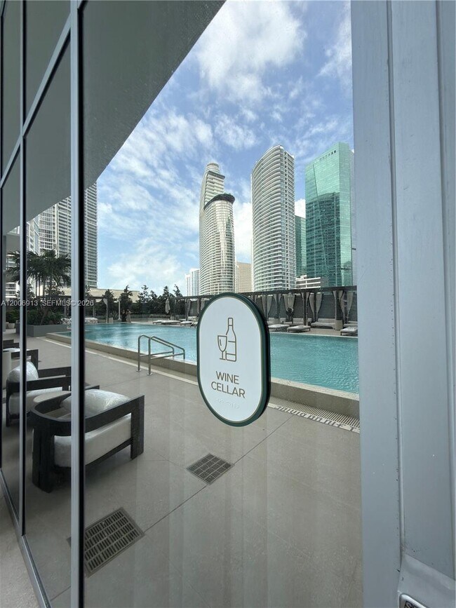 Building Photo - 77 SE 5th St