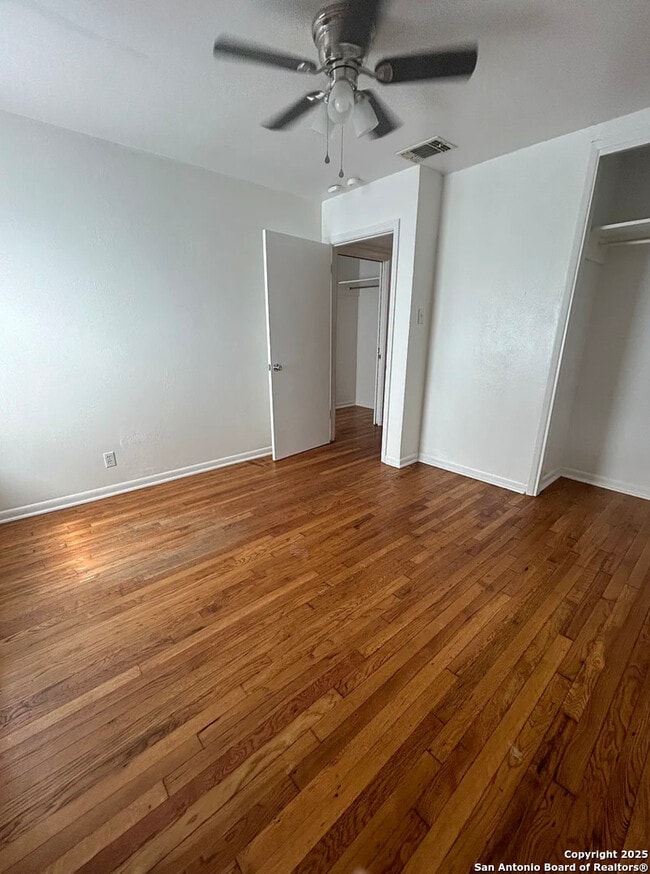 Building Photo - 355 Cresham Dr