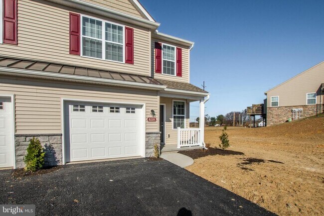 Building Photo - 6110 Sawgrass Ct