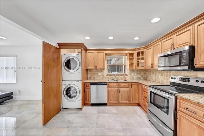 Building Photo - 4530 SW 54th St