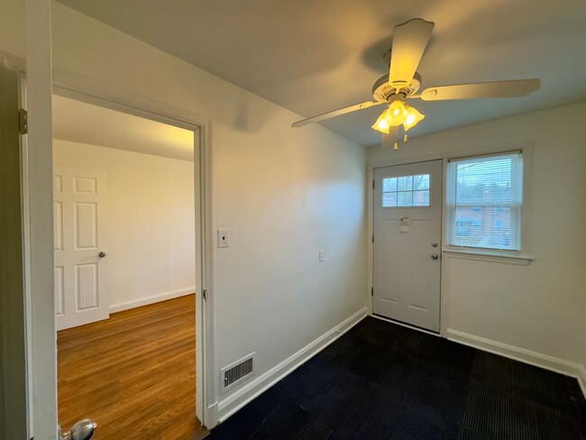Building Photo - Charming 3 Bedroom/1.5 Bathroom in Yale Heights, MD!