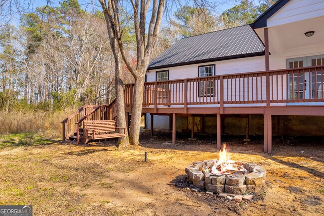 Building Photo - 106 Degrandis Ln NE