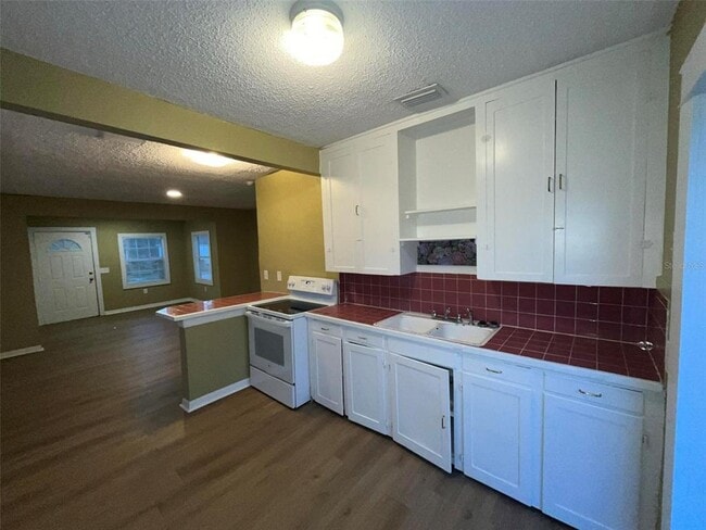 Building Photo - 2013 Oceanview Pl